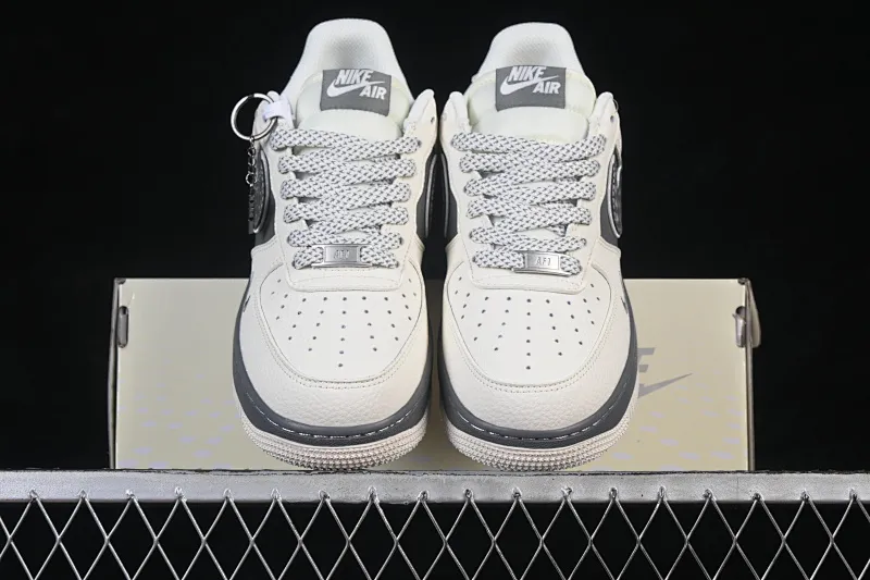 All categories Nk Air Force 1 Air Force series Nk Air Force 1 Low Air Force low-top Nike Air Force 1'07 Low off-white and dark gray Air Force 1 low-top casual sneakers SM6668-107